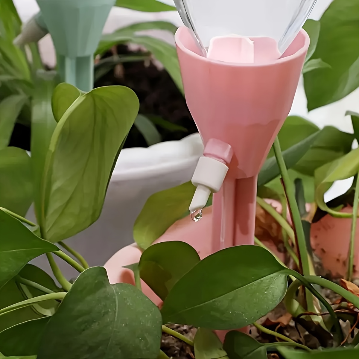 Root Watering Spike - طقم ري بالتنقيط أوتوماتيكي للنباتات مكون